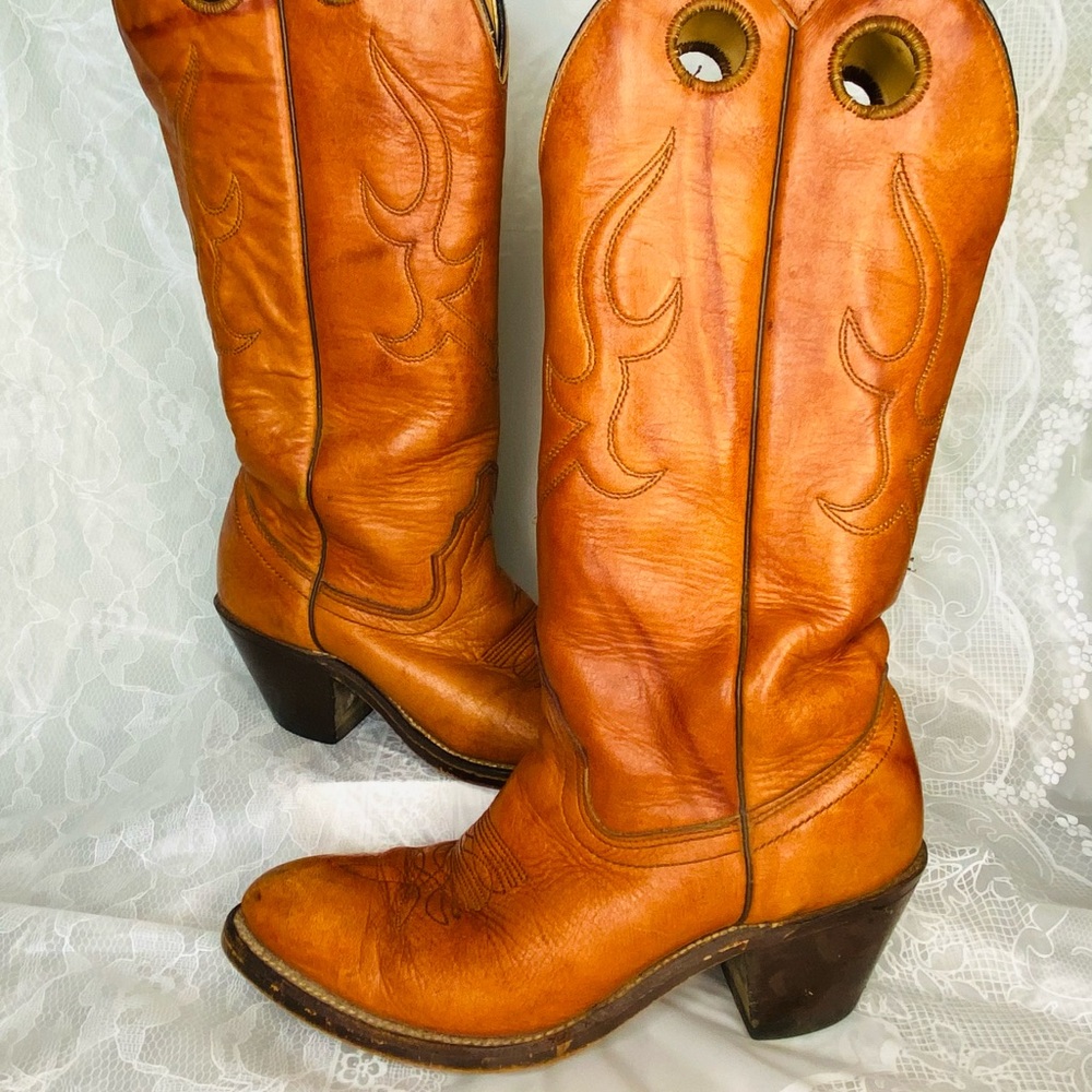 VINTAGE COWBOY BOOTS